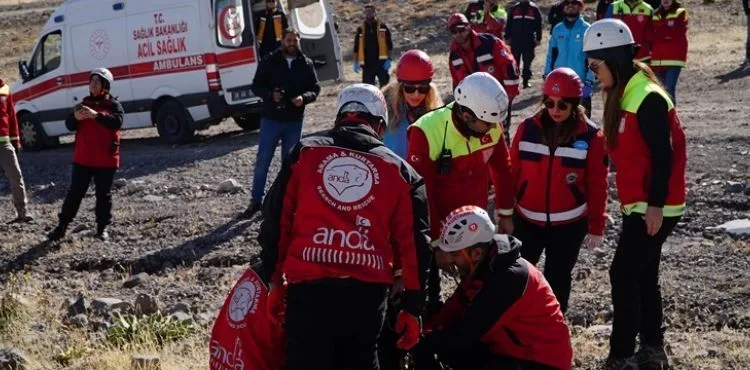 ERCİYES’TE KURTARMA TATBİKATI DÜZENLENDİ
