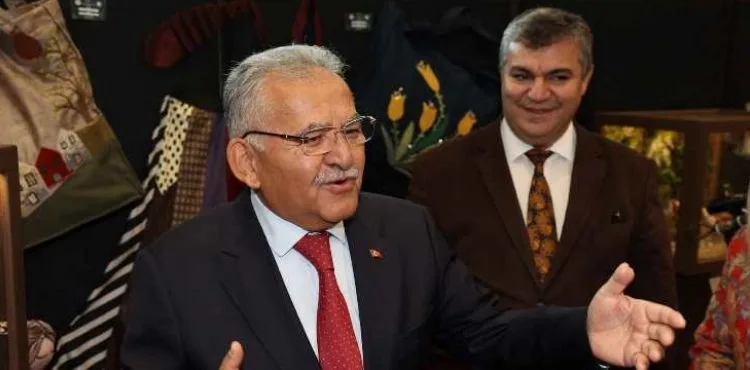 BAŞKAN BÜYÜKKILIÇ, KAYMEK’İN "SANAT İLE DÖNÜŞTÜRÜYORUZ SERGİSİ"NİN AÇILIŞINA KATILDI