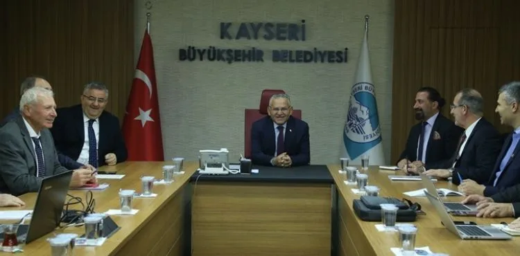 İSLAM KALKINMA BANKASI DİREKTÖRÜ VE İLLER BANKASI YÖNETİCİLERİNDEN BAŞKAN BÜYÜKKILIÇ’A ZİYARET