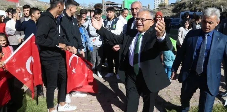 BÜYÜKKILIÇ: “BU BİZİM İŞİMİZ DEĞİL” DEMEDİK, “İNSANI YAŞAT Kİ DEVLET YAŞASIN” DEDİK