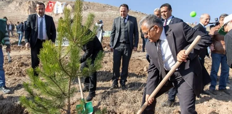 Başkan Büyükkılıç İle Kayseri'de 5 Yılda 549 Bin 735 Adet Ağaç Ve Çalı Toprakla Buluştu
