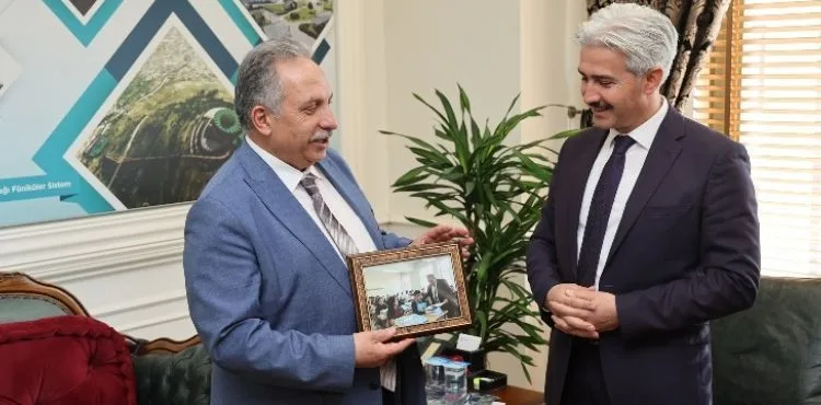 BAŞKAN YALÇIN’A ÖĞRETMENLER GÜNÜNDE ANLAMLI ZİYARET
