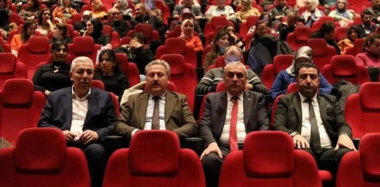 BAŞKAN PALANCIOĞLU, ÖĞRETMENLERLE ‘AYBÜKE: ÖĞRETMEN OLDUM BEN’ FİLMİNİ İZLEDİ