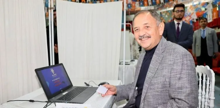 Bakan Özhaseki, “Türkiye’deki bütün şehirlere dikkat edin son 20 senedir eli yüzü açığa çıkmıştır”