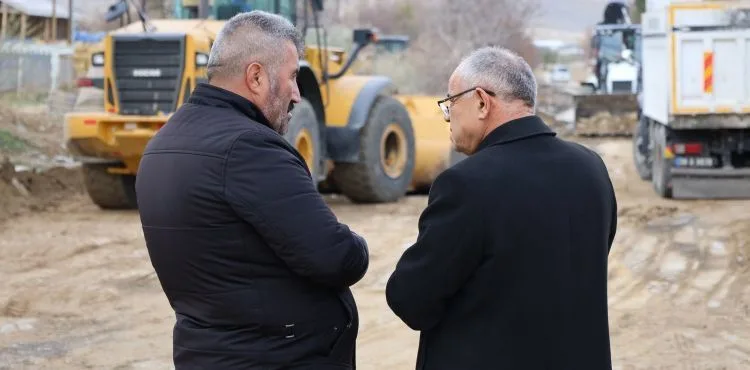 YAHYALI’DA YOLLAR ASFALTLANMAYA HAZIRLANIYOR