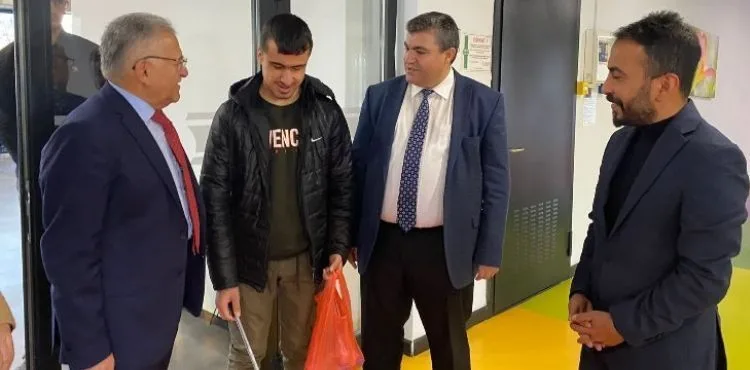 BAŞKAN BÜYÜKKILIÇ’TAN, ‘GÖNÜL BELEDİYECİLİĞİ’NİN EN GÜZEL ÖRNEKLERİNDEN ENGELSİZ YAŞAM MERKEZİ’NE ZİYARET