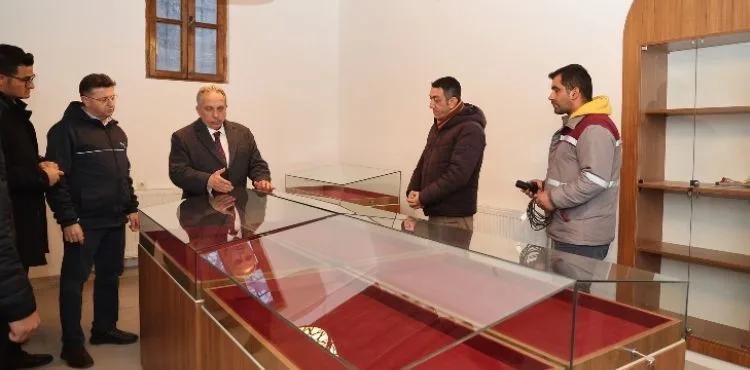 TALAST’A “ÇANAKKALE’DEN CUMHURİYET’E 100. YIL SERGİSİ”