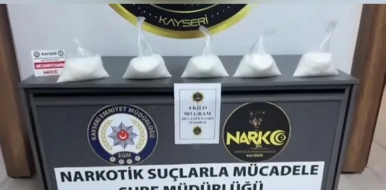 Şehre uyuşturucu sokmaya çalışan 4 kişi yakalandı: olayda 2 polis yaralandı