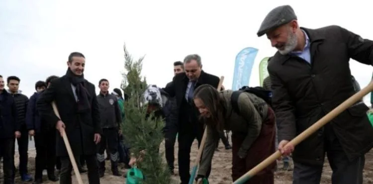 TÜRKİYE YÜZYILI'NINDA HERKESİN EN AZ İKİ DİKİLİ AĞACI OLDU!