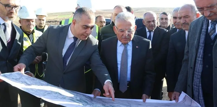 BAŞKAN BÜYÜKKILIÇ, FELAHİYE’DE 41 MİLYON TL’LİK YATIRIMI İNCELEDİ