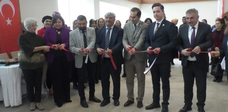‘Sarız yöresinden motifler’ sergisi açıldı