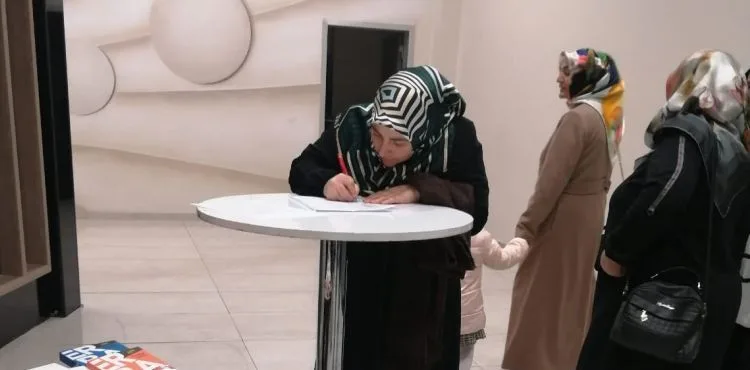 SOYKIRIM YAPANLARA KARŞI TARİHİ İMZANI AT