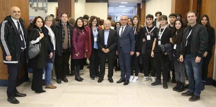 BAŞKAN BÜYÜKKILIÇ, BÜYÜKŞEHİR’DEKİ YERLİ YABANCI ÖĞRENCİ VE ÖĞRETMENLERİN PROGRAMINA KONUK OLDU