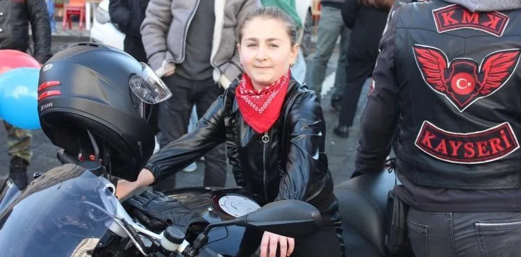 Yetim Yürekler Gülsün Derneği’nden motosiklet etkinliği
