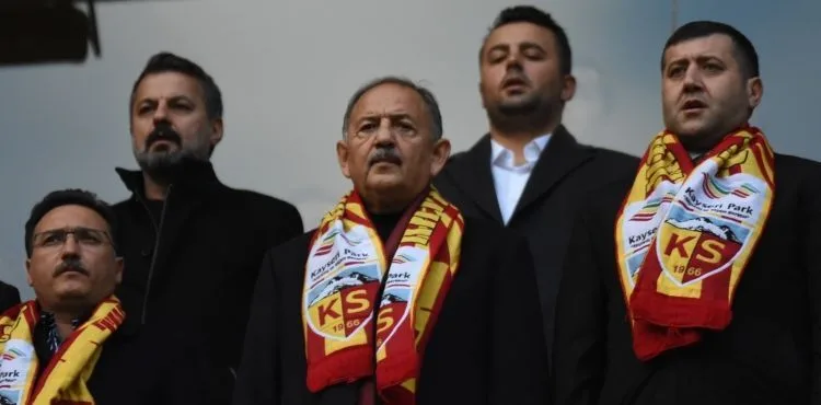Bakan Mehmet Özhaseki: "Yıllarca bu kulübe emek verdim"