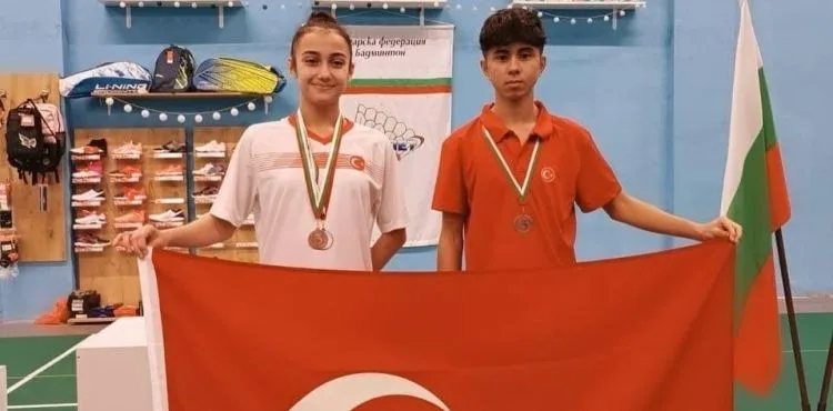 Milli badmintoncu Berkay Acar Balkan Şampiyonasından madalyayla döndü
