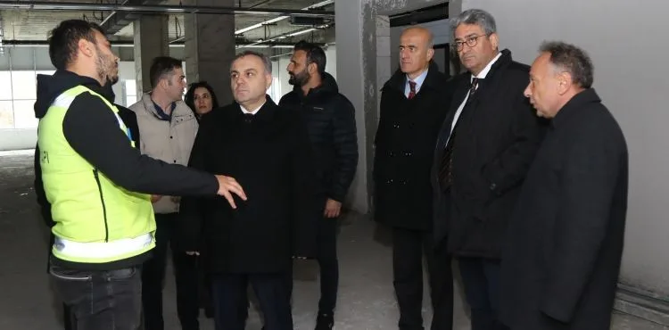 Rektör Prof. Dr. Altun, İnşaatına Devam Edilen Binaları İnceledi