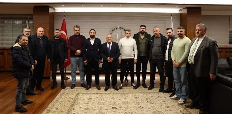 “MEMDUH BAŞKANIMIZIN YANINDA, SONUNA KADAR ARKASINDAYIZ”