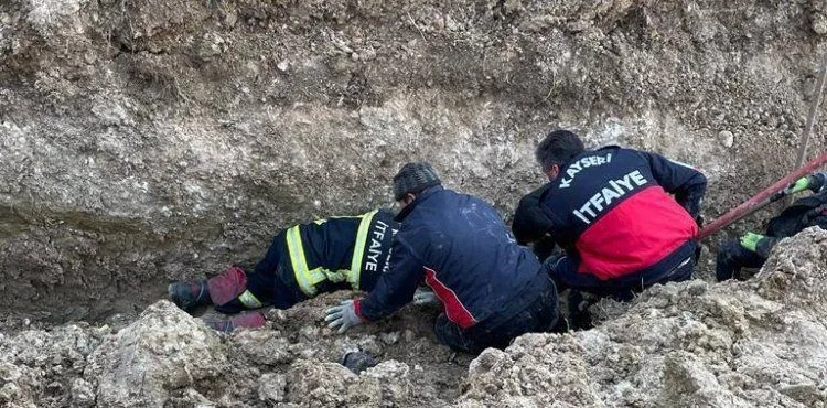 Sarız’da alt yapı çalışmalarında göçük altında kalan vatandaş ağır yaralandı