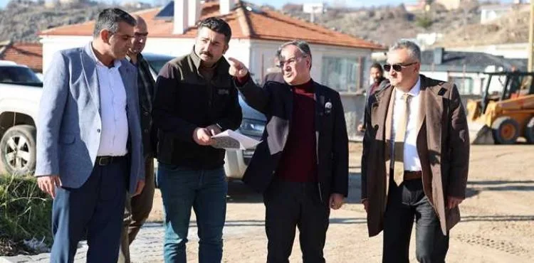 YOL ÇALIŞMALARI TÜM HIZIYLA SÜRÜYOR