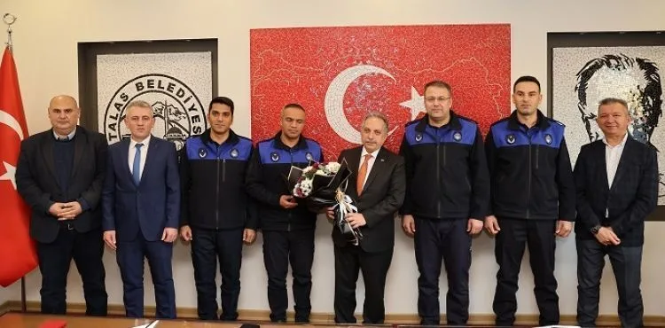 TALAS’TA YENİ KOMİSERLER YILDIZ TAKTI