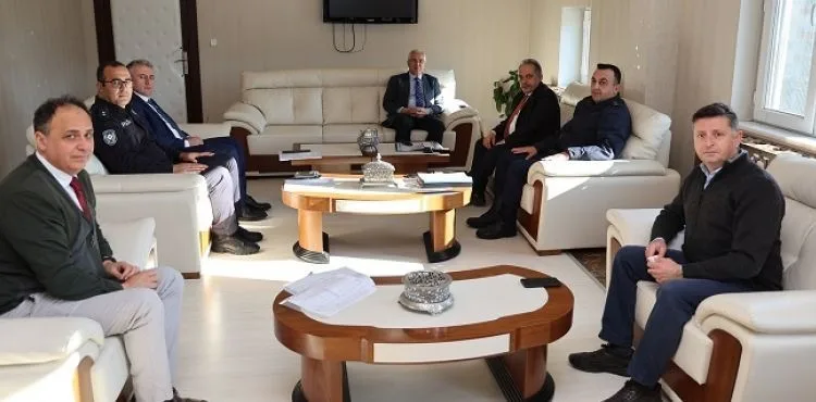 TALAS’TA METRUK BİNA YIKILIYOR, ÇEVREYE HUZUR VE GÜVEN GELİYOR