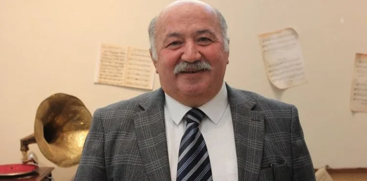KOLEKSİYONER YAMAN’DAN ‘TAŞ PLAKLARDA KAYSERİ TÜRKÜLERİ’ SERGİSİ