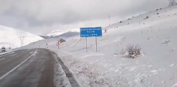 Kar yağışı nedeniyle aksaklık yaşanan yollar trafiğe açıldı