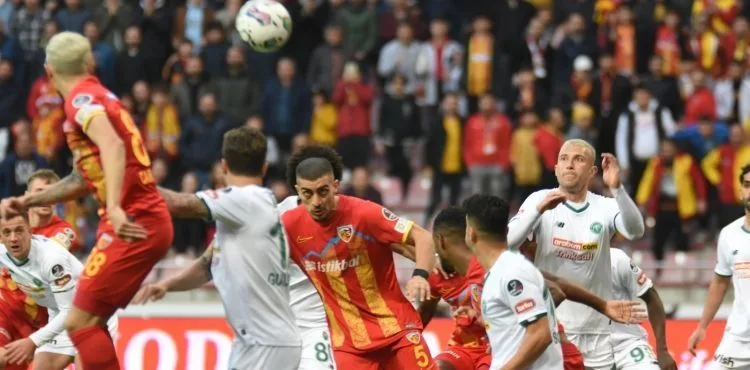 Kayserispor hazırlıklarını tamamlayarak Konya’ya gitti
