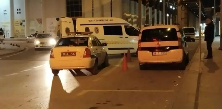 İki kişi tarafından bıçaklanan şahıs hastaneye kaldırıldı
