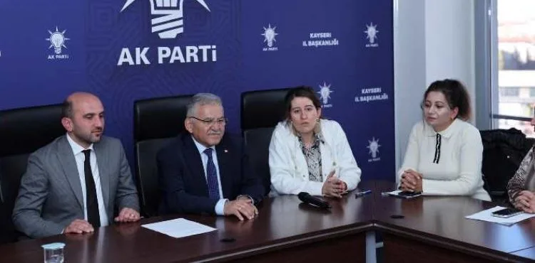 AK PARTİ MELİKGAZİ İLÇE BAŞKANI ŞAHİN’İ ZİYARET EDEN BÜYÜKKILIÇ, AK KADINLARLA DA BİR ARAYA GELDİ