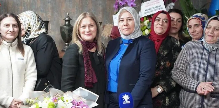 AK Parti Kayseri İl Kadın Kollarında Bayrak Değişimi