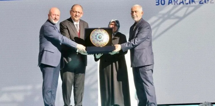 BAŞKAN ÇOLAKBAYRAKDAR, “MUTLU İNSANLARIN YAŞADIĞI BİR ŞEHİR İÇİN ÇALIŞIYORUZ”