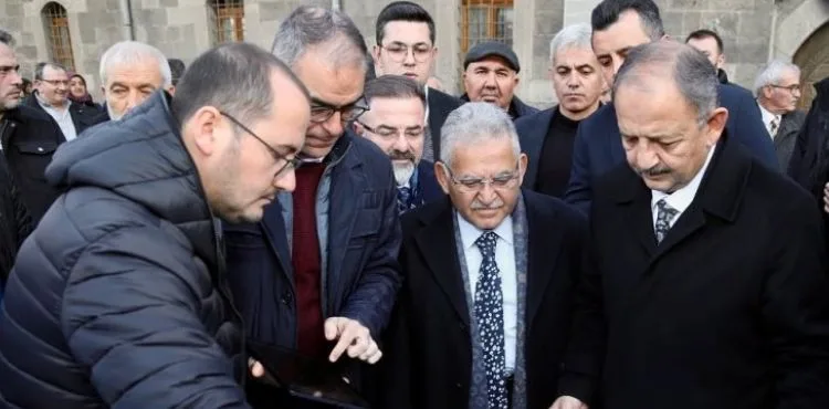 ÖZHASEKİ VE BÜYÜKKILIÇ’TAN TARİHİ SURİÇİ VE CAMİ KEBİR’İ CAZİBE MERKEZİ YAPACAK PROJEDE İNCELEME