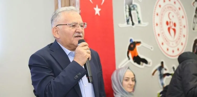 GENÇLERLE SICAK VE SAMİMİ SOHBET