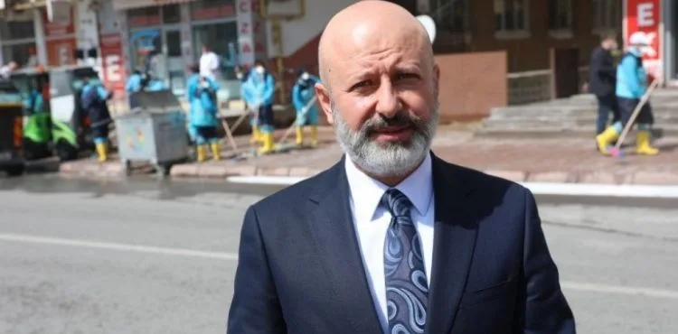 KOCASİNAN BELEDİYESİ, TOPLADIĞI ÇÖPLERİ EKONOMİYE KAZANDIRIYOR - KOCASİNAN, GÜNDE 370 TON ÇÖP TOPLUYOR