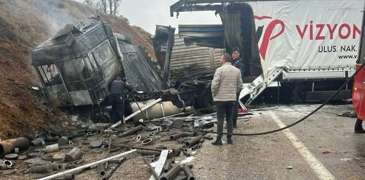 TIR yangını: ağır maddi hasar meydana geldi