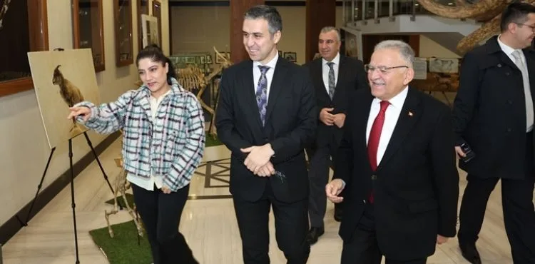 BÜYÜKŞEHİR’İN 7,5 MİLYON YILLIK FOSİL SERGİSİ, YOĞUN İLGİ GÖRÜYOR
