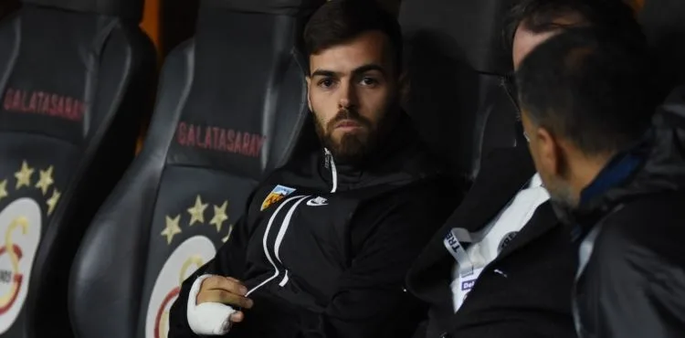 Serçe parmağı kırık olan Cardoso, Galatasaray maç kadrosunda yer almadı
