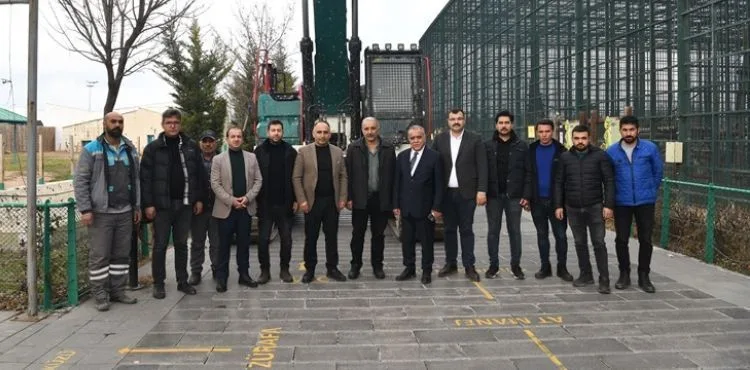 BÜYÜKŞEHİR, HAYVANAT BAHÇESİNDE TEMİZLİK VE TADİLAT ÇALIŞMALARINA BAŞLADI