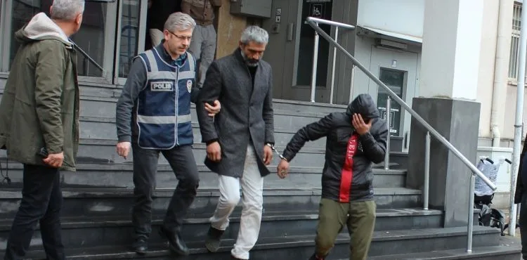 Polis ekiplerinden eş zamanlı operasyon: 15 aranan şahıs tutuklandı