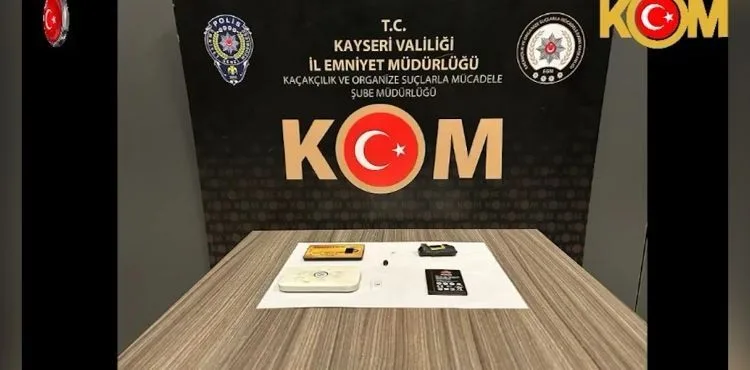 Polis ekiplerinden kopya şebekesine baskın: 4 şüpheli yakalandı