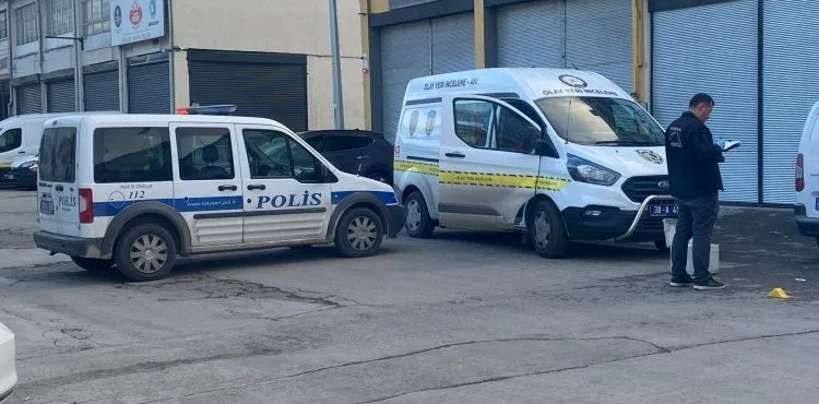 Alacak verecek nedeniyle husumetlisini yaralayan şahıs kendini vurdu