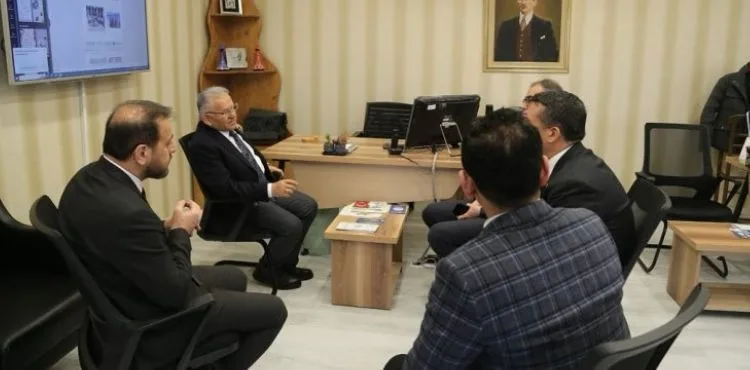 BAŞKAN BÜYÜKKILIÇ’TAN KAYSERİ KARİYER MERKEZİ’NE ZİYARET