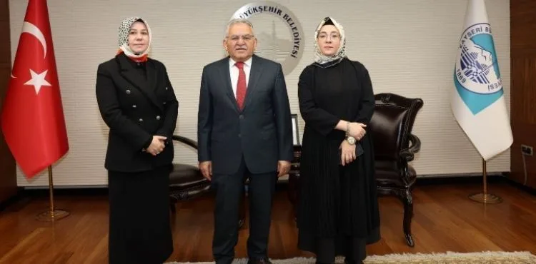 BAŞKAN BÜYÜKKILIÇ’A AK KADINLARDAN ZİYARET