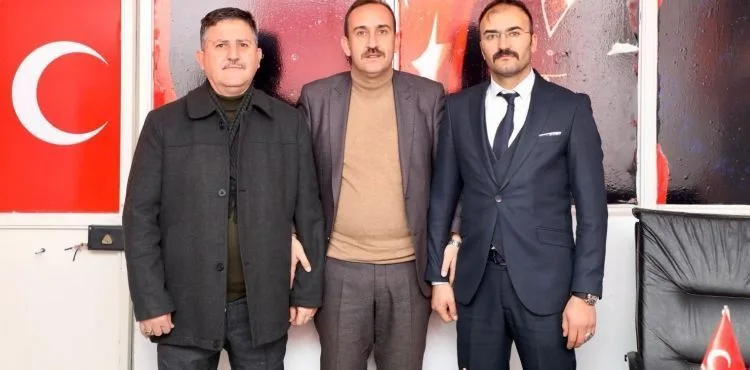 İlmek Başkan’dan MHP İlçe Başkanlığına ‘Hayırlı Olsun’ ziyareti