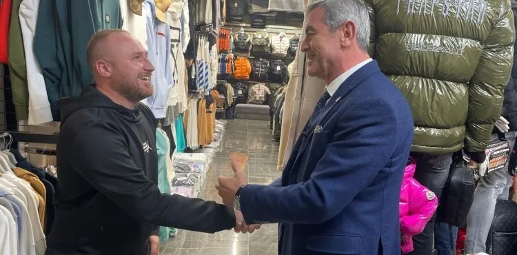 İYİ Parti’nin Belediye Başkan Adayları esnaf ziyareti gerçekleştirdi