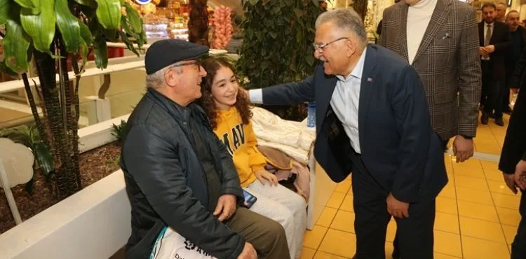 BÜYÜKKILIÇ’TAN KAYSERİ PARK ALIŞVERİŞ MERKEZİ ESNAFLARINA ZİYARET