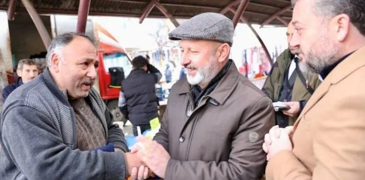 BAŞKAN ÇOLAKBAYRAKDAR, ESNAF VE VATANDAŞLARLA BİRLİKTE