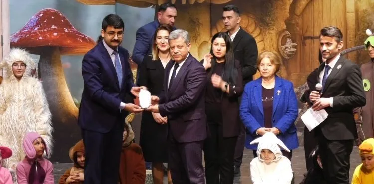 ‘Küçük Yürekler, Büyük Hayaller’ Projesi kapsamında tiyatro oyunu sergilendi